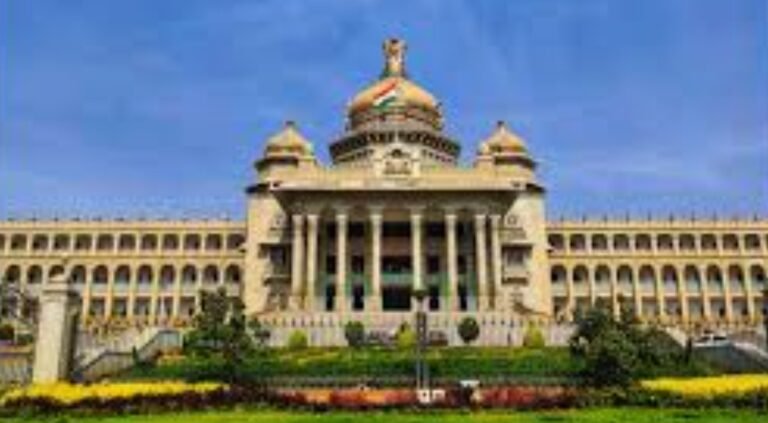 ರಾಜ್ಯದ ಎಲ್ಲಾ ಇಲಾಖೆಗಳಲ್ಲೂ ಕನ್ನಡ ಬಳಕೆ ಕಡ್ಡಾಯ: ರಾಜ್ಯ ಸರ್ಕಾರ ಆದೇಶ