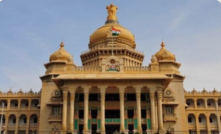 ಗುತ್ತಿಗೆ/ಹೊರಗುತ್ತಿಗೆ ನೌಕರರ ಅವಲಂಬಿತರಿಗೆ ಈ ಸೋಲಭ್ಯ ಜಾರಿ. ಸಚಿವ ಸಂಪುಟ ಸಭೆಯಲ್ಲಿ ಅನುಮೋದನೆ ನೀಡಿದ್ದಾರೆ.
