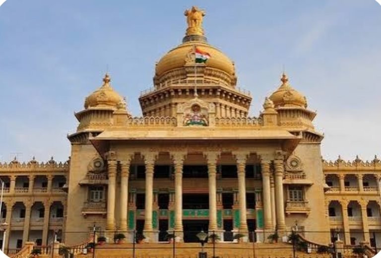 ರಾಜ್ಯ ಸರ್ಕಾರ Ambulance ಆಯಂಬುಲೆನ್ಸ್&nbsp; ಸೇವೆ’ಗೆ: 3,691 ಸಿಬ್ಬಂದಿ ನೇಮಕಕ್ಕೆ ಅನುಮತಿ.!