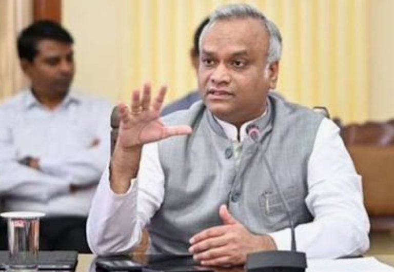 ನೆಹರು ದಾಖಲೆ ಮುರಿದರೆ ಸಾಲದು..’ ಪ್ರಧಾನಿ ಮೋದಿಗೆ ಗೃಹ ಸಚಿವ ಪ್ರಿಯಾಂಕ್ ಖರ್ಗೆ ಸವಾಲು!