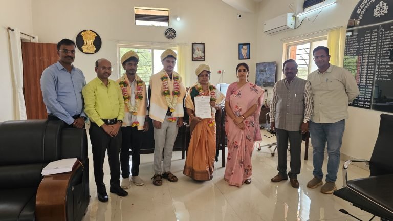 11 ದಿನಗಳಲ್ಲಿ ಶೇ.100 ಸಾಧನೆ: ಬಿಎಲ್‌ಓ ಹಾಗೂ ಮೇಲ್ವಿಚಾರಕರಿಗೆ ಪ್ರಶಂಸನಾ ಪ್ರಮಾಣ ಪತ್ರ ಜಿಲ್ಲಾಧಿಕಾರಿ ಶಿಲ್ಪಾ ಶರ್ಮಾ