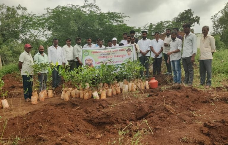 ಮಹಾತ್ಮರ ಜನ್ಮದಿನವಾಗಿ ಸಸಿ ನೆಡುವ ಕಾರ್ಯಕ್ರಮ!